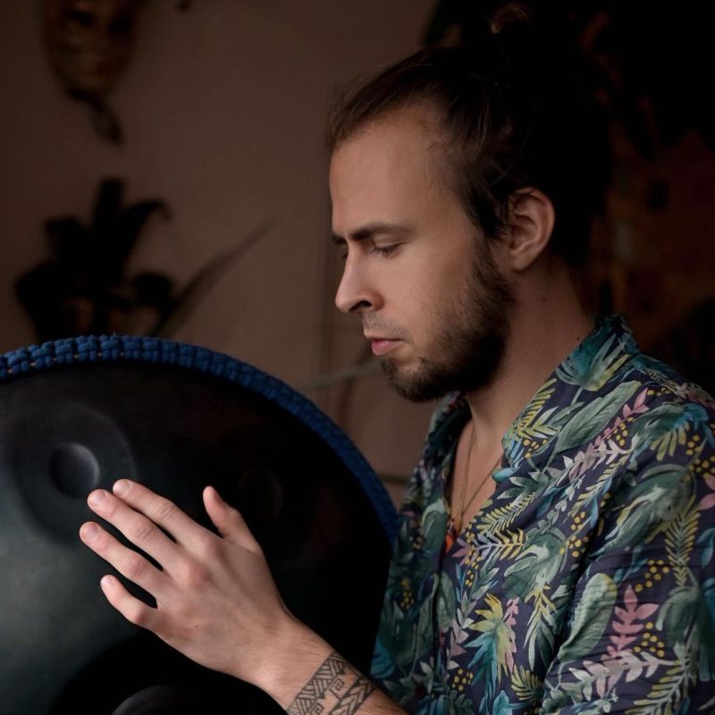 Damian Urbaniak1